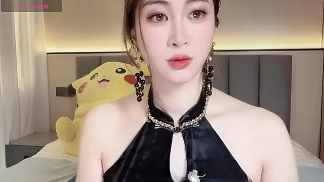 wuyueaini online show from 11-17-25, 05:57