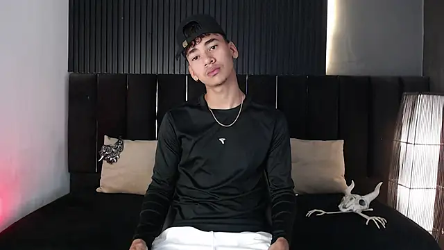 Snapshot of Dominic_ghost chatting on 10-22-25, 09:36 Dominic ghost online show from 10-22-25, 09:36