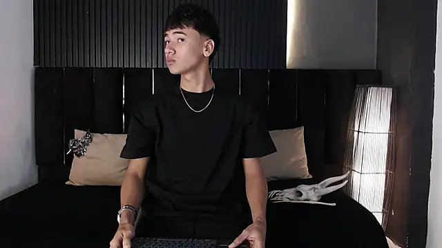 Snapshot of Dominic_ghost chatting on 10-27-25, 12:36 Dominic ghost online show from 10-27-25, 12:36