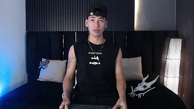 Snapshot of Dominic_ghost chatting on 10-30-25, 03:41 Dominic ghost online show from 10-30-25, 03:41