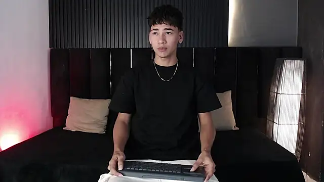 Snapshot of Dominic_ghost chatting on 11-25-25, 11:05 Dominic ghost online show from 11-25-25, 11:05