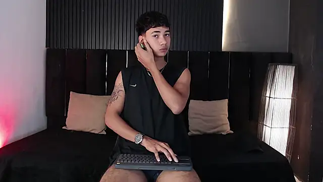 Snapshot of Dominic_ghost chatting on 11-28-25, 11:07 Dominic ghost online show from 11-28-25, 11:07