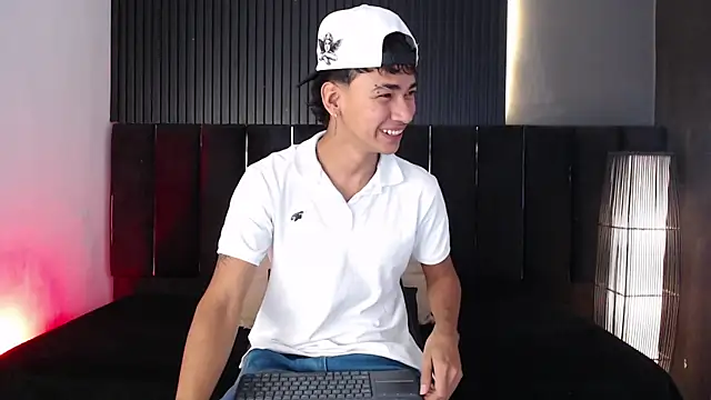 Snapshot of Dominic_ghost chatting on 12-22-25, 04:53 Dominic ghost online show from 12-22-25, 04:53