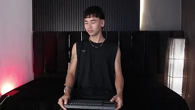 Snapshot of Dominic_ghost chatting on 12-23-25, 05:05 Dominic ghost online show from 12-23-25, 05:05