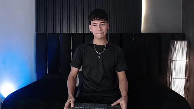 Snapshot of Dominic_ghost chatting on 01-15-26, 04:06 Dominic ghost online show from 01-15-26, 04:06