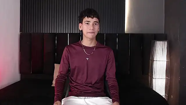 Snapshot of Dominic_ghost chatting on 02-10-26, 01:10 Dominic ghost online show from 02-10-26, 01:10