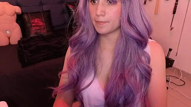 elowen halley1 online show from 10-31-25, 08:32