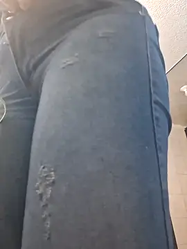 vaneza1999 online show from 09-28-25, 09:42