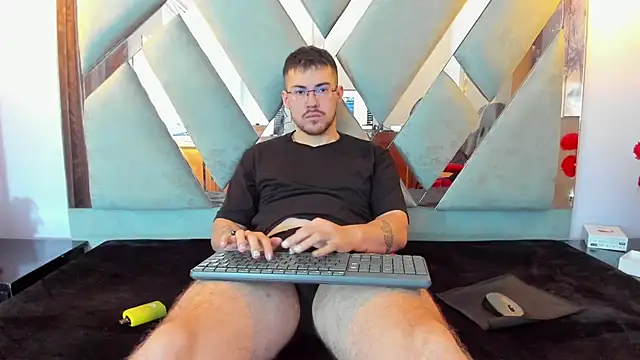 BrunoWalkerr online show from 11-08-25, 12:16