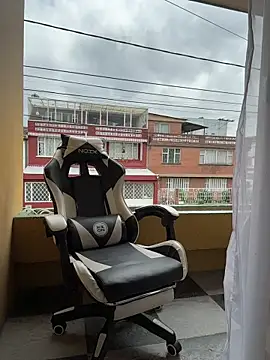 Scarlett fiire online show from 11-13-25, 04:06