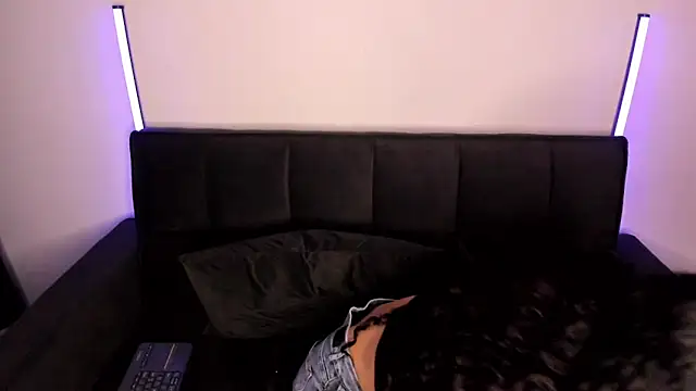 Alynn Bri  online show from 02-10-26, 02:59