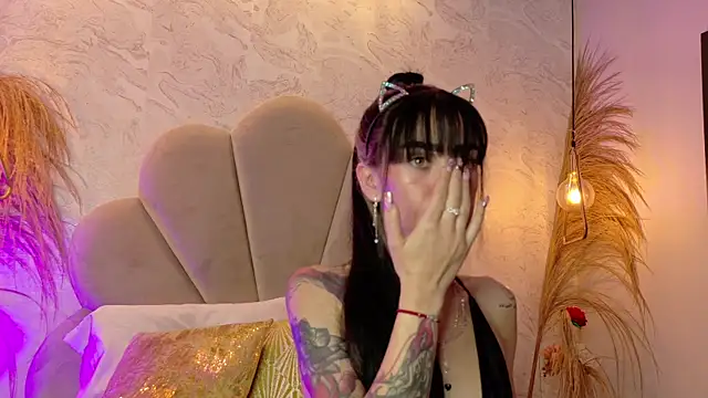 Snapshot of athziry_g chatting on 10-31-25, 05:08 athziry g online show from 10-31-25, 05:08