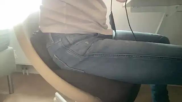 Snapshot of peterpapiNL chatting on 11-05-25, 02:28 peterpapiNL online show from 11-05-25, 02:28