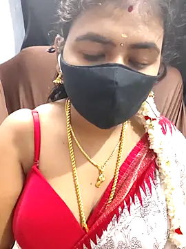 Snapshot of Tamil_Lotus chatting on 10-21-25, 05:24 Tamil Lotus online show from 10-21-25, 05:24