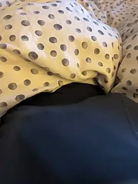 Snapshot of K13XXXX chatting on 11-13-25, 03:55 K13XXXX online show from 11-13-25, 03:55