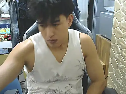 Snapshot of hunterXhan chatting on 10-08-25, 07:06 hunterXhan online show from 10-08-25, 07:06