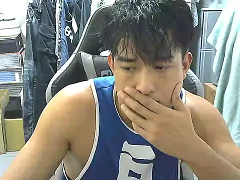 Snapshot of hunterXhan chatting on 11-18-25, 02:21 hunterXhan online show from 11-18-25, 02:21