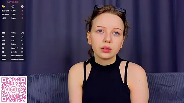 EmiliSaren online show from 09-08-25, 04:39
