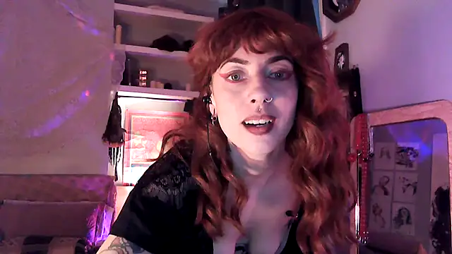 Sirenlucy online show from 11-19-25, 03:45