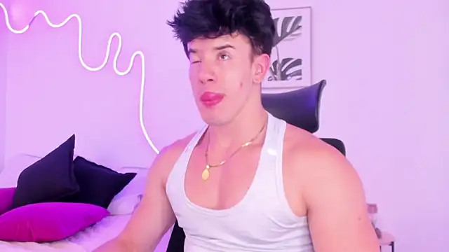 Snapshot of MaxCooper1 chatting on 10-10-25, 04:55 MaxCooper1 online show from 10-10-25, 04:55