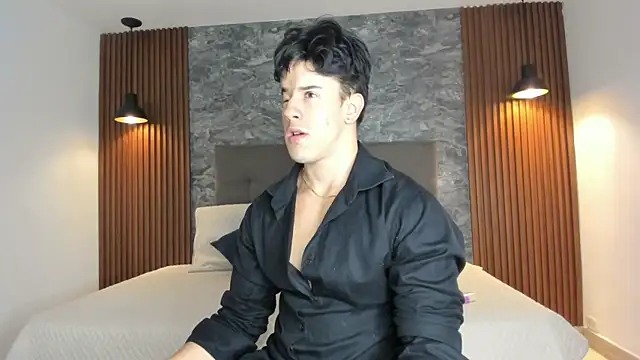 Snapshot of MaxCooper1 chatting on 10-13-25, 08:09 MaxCooper1 online show from 10-13-25, 08:09