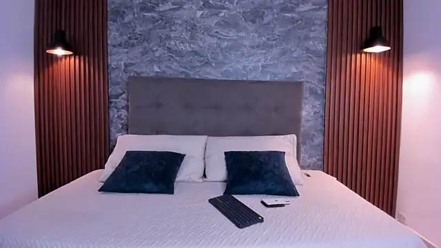 Snapshot of MaxCooper1 chatting on 10-14-25, 07:58 MaxCooper1 online show from 10-14-25, 07:58