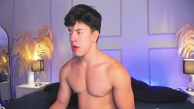 Snapshot of MaxCooper1 chatting on 10-16-25, 10:44 MaxCooper1 online show from 10-16-25, 10:44