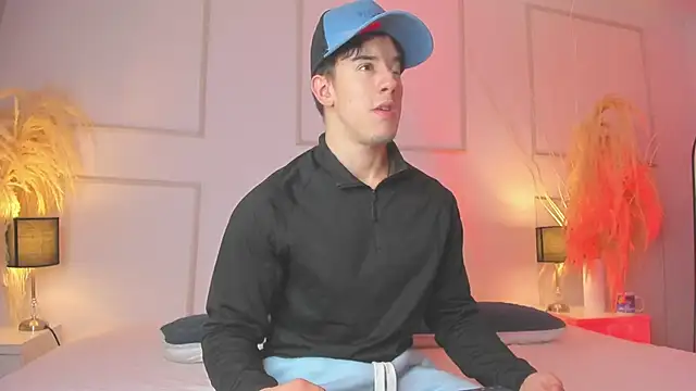 Snapshot of MaxCooper1 chatting on 10-27-25, 08:02 MaxCooper1 online show from 10-27-25, 08:02