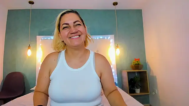 Heidy milf online show from 11-28-25, 08:00