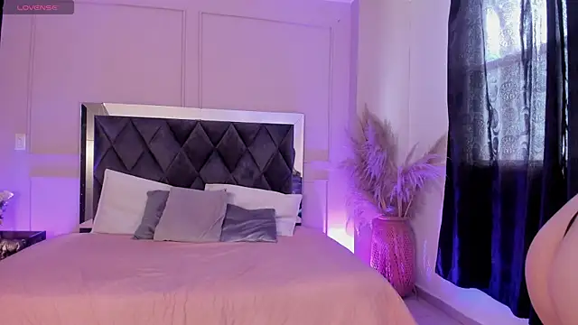 Snapshot of sweet_tamara_ chatting on 10-25-25, 07:41 sweet tamara online show from 10-25-25, 07:41