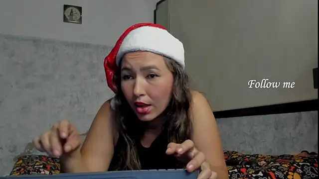 marly charm  online show from 12-18-25, 01:11