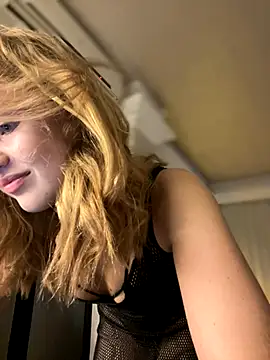 Emaline Fane online show from 10-28-25, 05:37