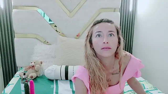 Snapshot of charlotte_phaeton chatting on 11-05-25, 01:05 charlotte phaeton online show from 11-05-25, 01:05