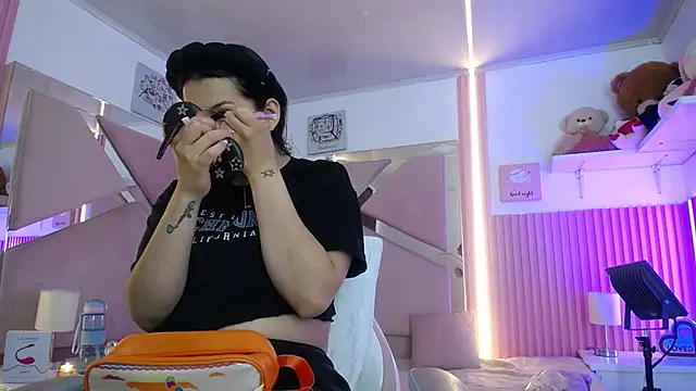 Mia garcia28 online show from 10-15-25, 08:09