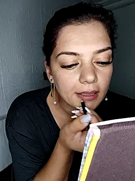 Snapshot of LadyNora chatting on 11-05-25, 09:09 LadyNora online show from 11-05-25, 09:09