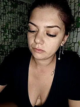 Snapshot of LadyNora chatting on 11-10-25, 08:35 LadyNora online show from 11-10-25, 08:35