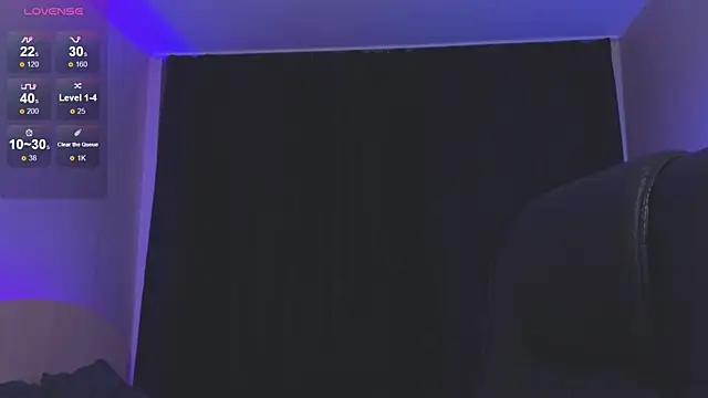 Snapshot of RoxyChill chatting on 11-02-25, 10:12 RoxyChill online show from 11-02-25, 10:12