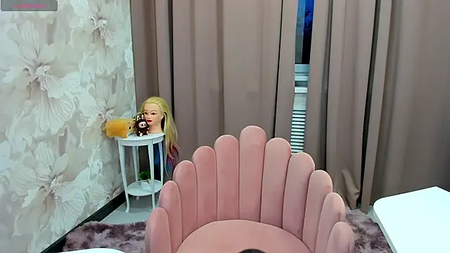 cute luucy online show from 10-21-25, 03:18