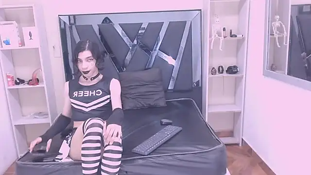 Atley Dolly online show from 10-28-25, 09:28