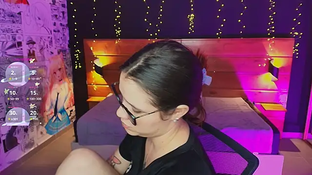 hanna kimura online show from 10-30-25, 07:58