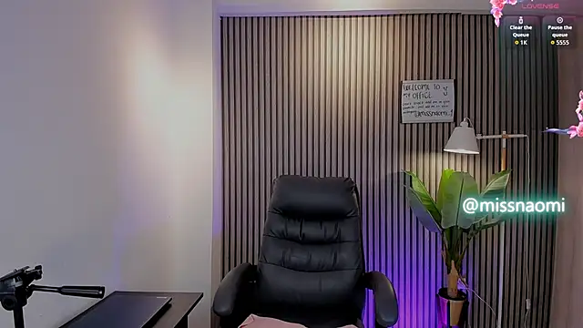 Missnaomi  online show from 10-01-25, 05:30