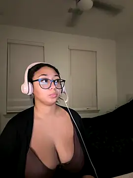Snapshot of minhaa_gamer chatting on 09-19-25, 09:54 minhaa gamer online show from 09-19-25, 09:54