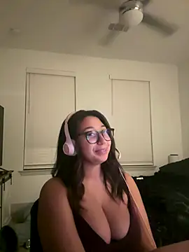 Snapshot of minhaa_gamer chatting on 09-25-25, 10:08 minhaa gamer online show from 09-25-25, 10:08
