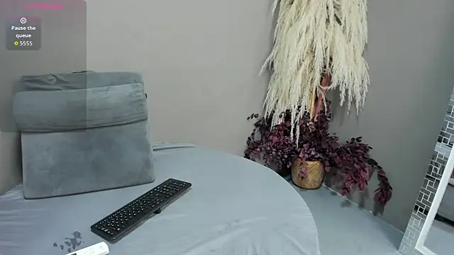 sienna glow online show from 12-17-25, 03:07