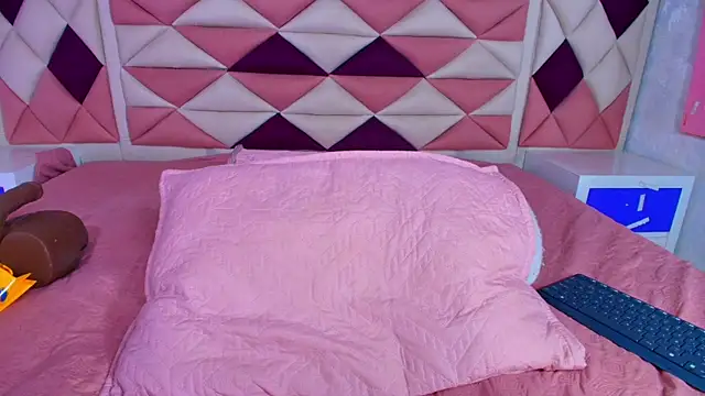 valecastro  online show from 11-11-25, 07:25