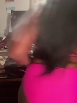 Snapshot of SandyCHEECKZ chatting on 11-21-25, 10:30 SandyCHEECKZ online show from 11-21-25, 10:30