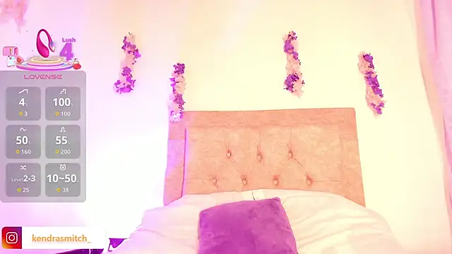 kendra smiitch online show from 10-14-25, 02:34