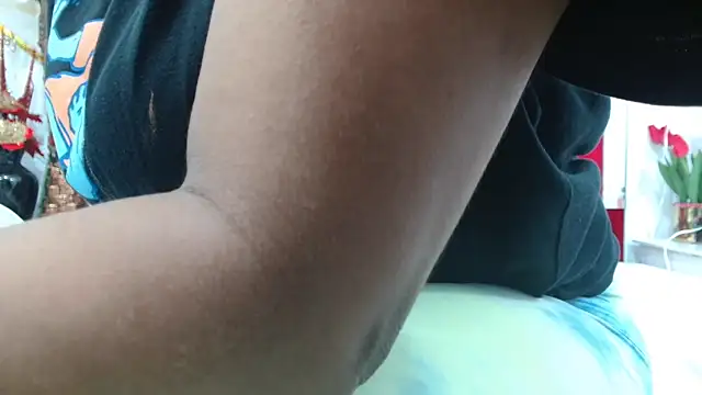 AmbarSmit online show from 11-29-25, 07:50