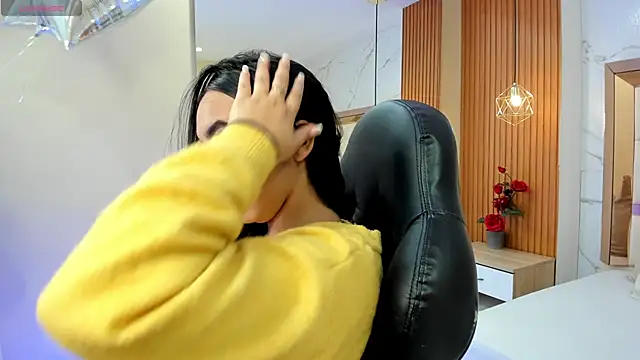 julieta rosee online show from 12-17-25, 09:43