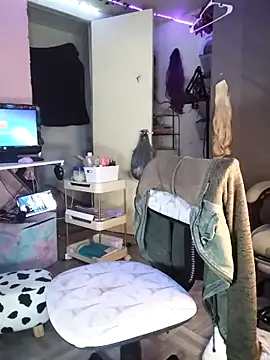 Purple2StayThnxx online show from 11-11-25, 12:10